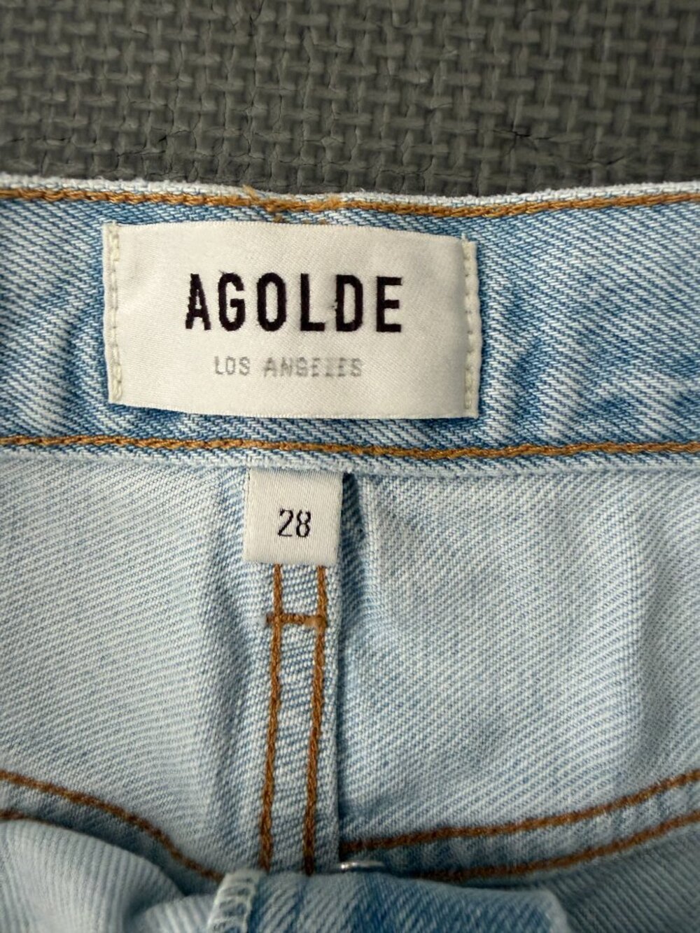 AGOLDE Parker Long Shorts- Light Wash Distressed - 28- MSRP $138 - Picture 4 of 14